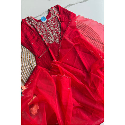 USHA RED ✨